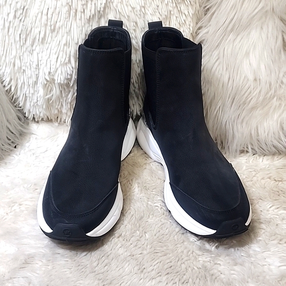 MICHAEL KORS KATRINA BOOTIES - Picture 3 of 11